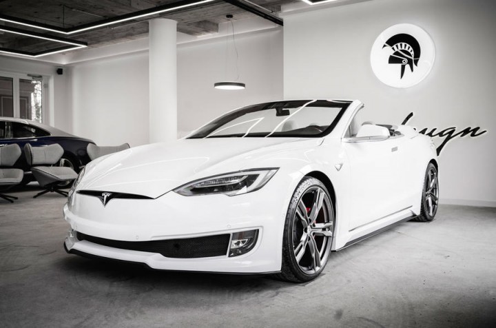 Tesla Model S - 01